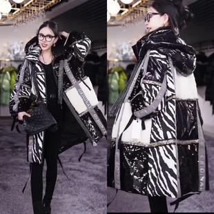 2024新款黑白拼接羽绒服女冬季高级感炸街短款面包服厚外套小个子