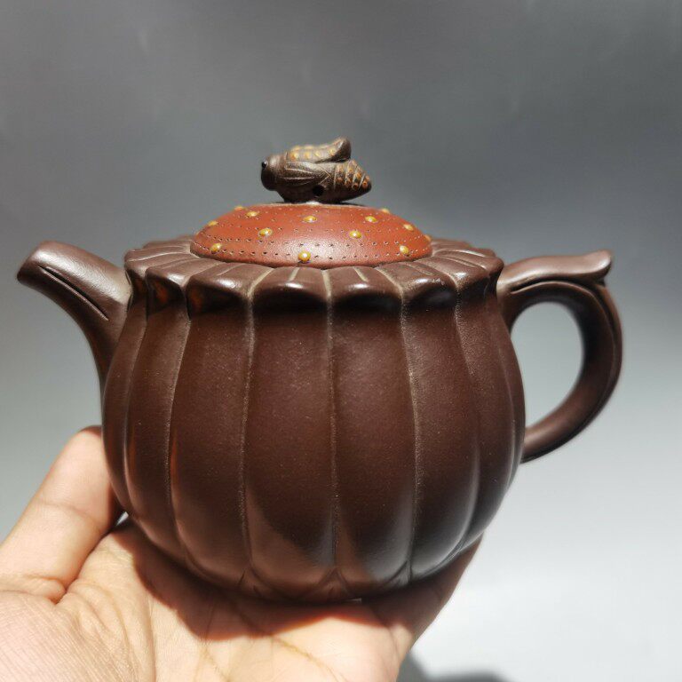 休闲品茗原矿紫泥底款高建芳蜂菊花瓣紫砂壶摆件