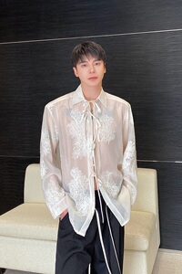 春夏新款欧根纱绣花翻领系带长袖男女衬衣个性潮流衬衫3566P95图片