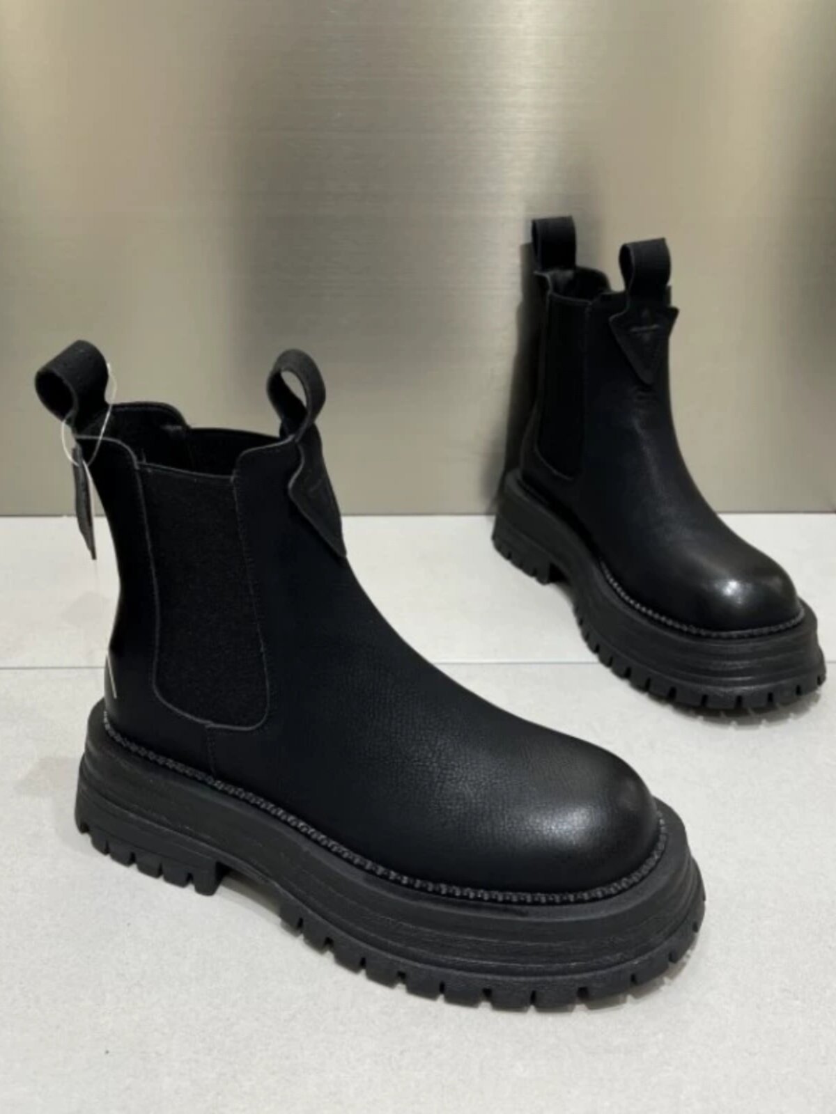 여성용 레트로 가죽 마틴 부츠 2024 봄 가을 영국 스타일 두꺼운 밑창 짧은 부츠 소매 첼시 슬립 온 굴뚝 부츠