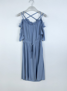 拉系专柜正品唯美蕾丝边一字领纯色露肩吊带收腰连衣裙夏1T000820