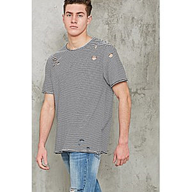 圆领短袖条纹破洞T恤男