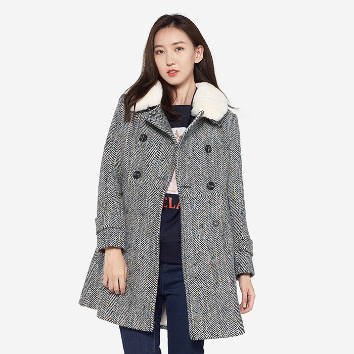 艾格伊品正品复古斜纹真毛领秋冬大衣48%羊毛呢外套女冬8A0234009