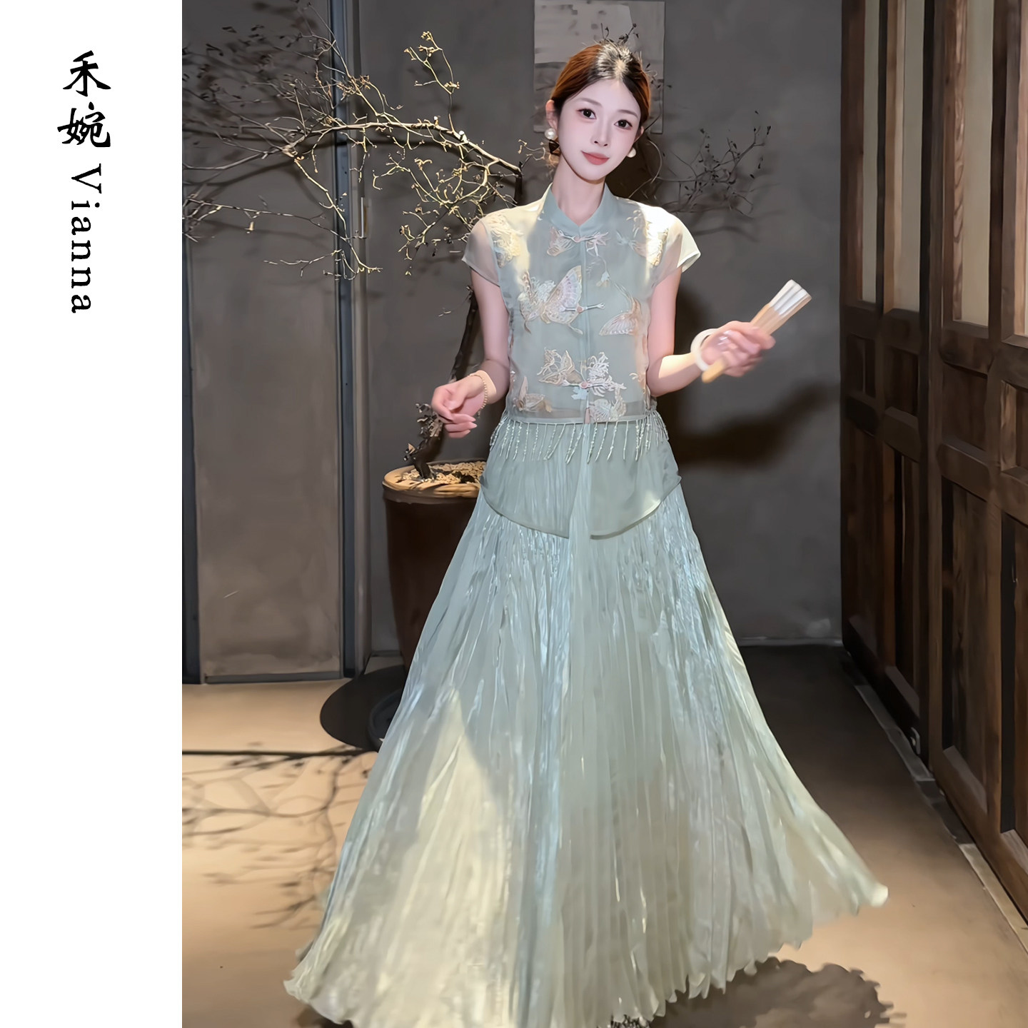 禾婉【白茶序章】天丝垂坠感百褶伞裙女2026夏新款开叉性感半身裙
