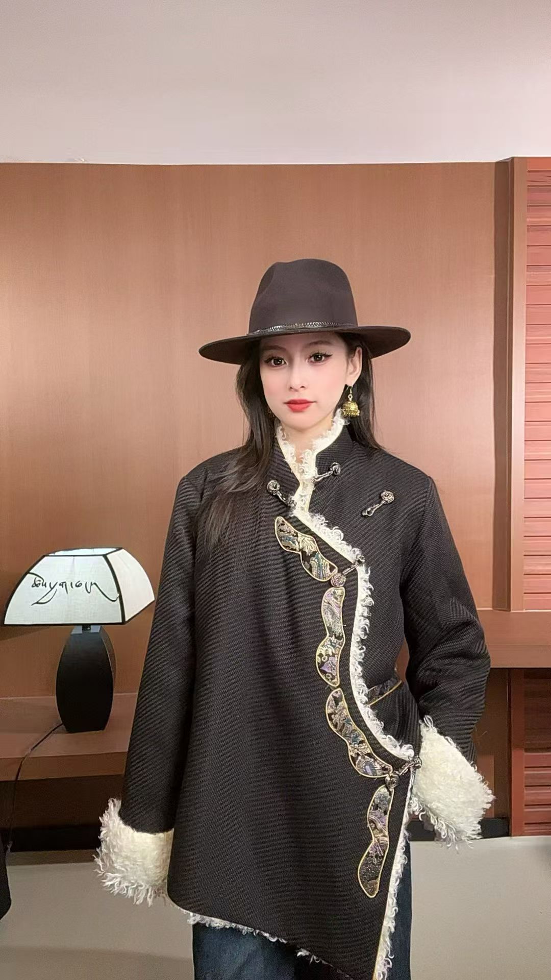 2025新藏式女秋冬外套中国风加绒藏服民族风棉衣百搭新中式保暖