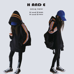 H AND E 原创童装2026新款秋冬季蓝橘肩杠黑色连帽加绒卫衣女童装