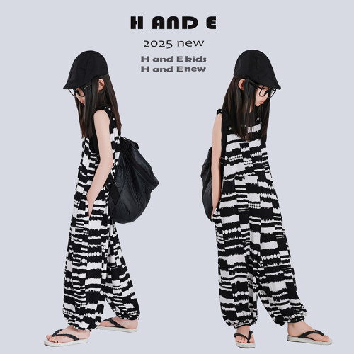 H AND E 原创童装2026夏季黑白几何图案休闲凉感吊带连体裤女童