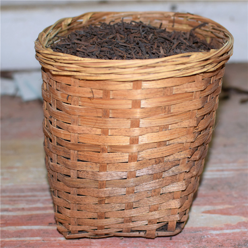 六堡茶老茶梗 茶骨 茶梗 黑茶茶梗甘醇 200克 8年陈化 煮茶 茶梗在类目 茶, 黑茶(新), 六堡茶中 - 来自Buy2taobao.com提供专业的淘宝代购服务