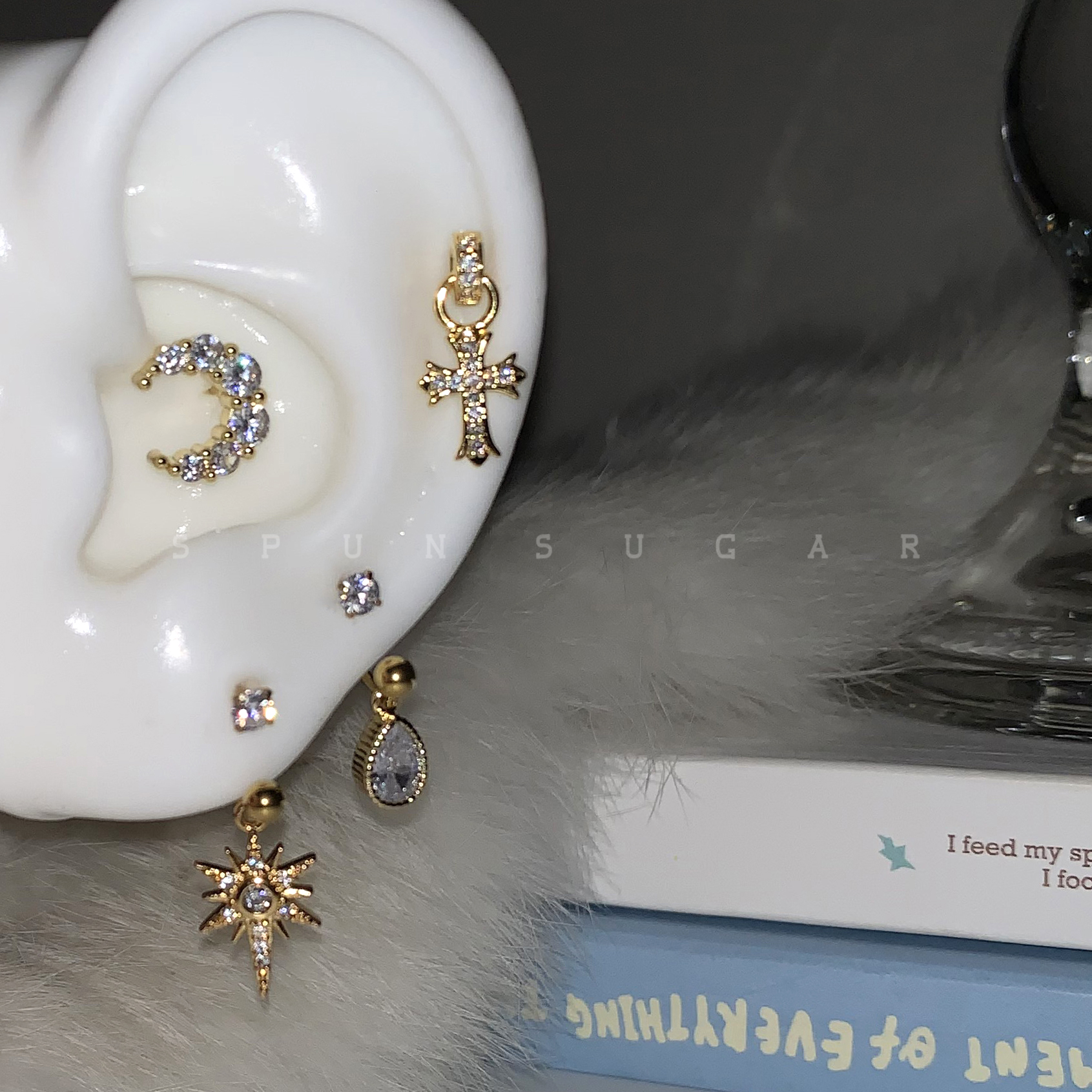 金色钛钢锆石U形马蹄耳骨环女