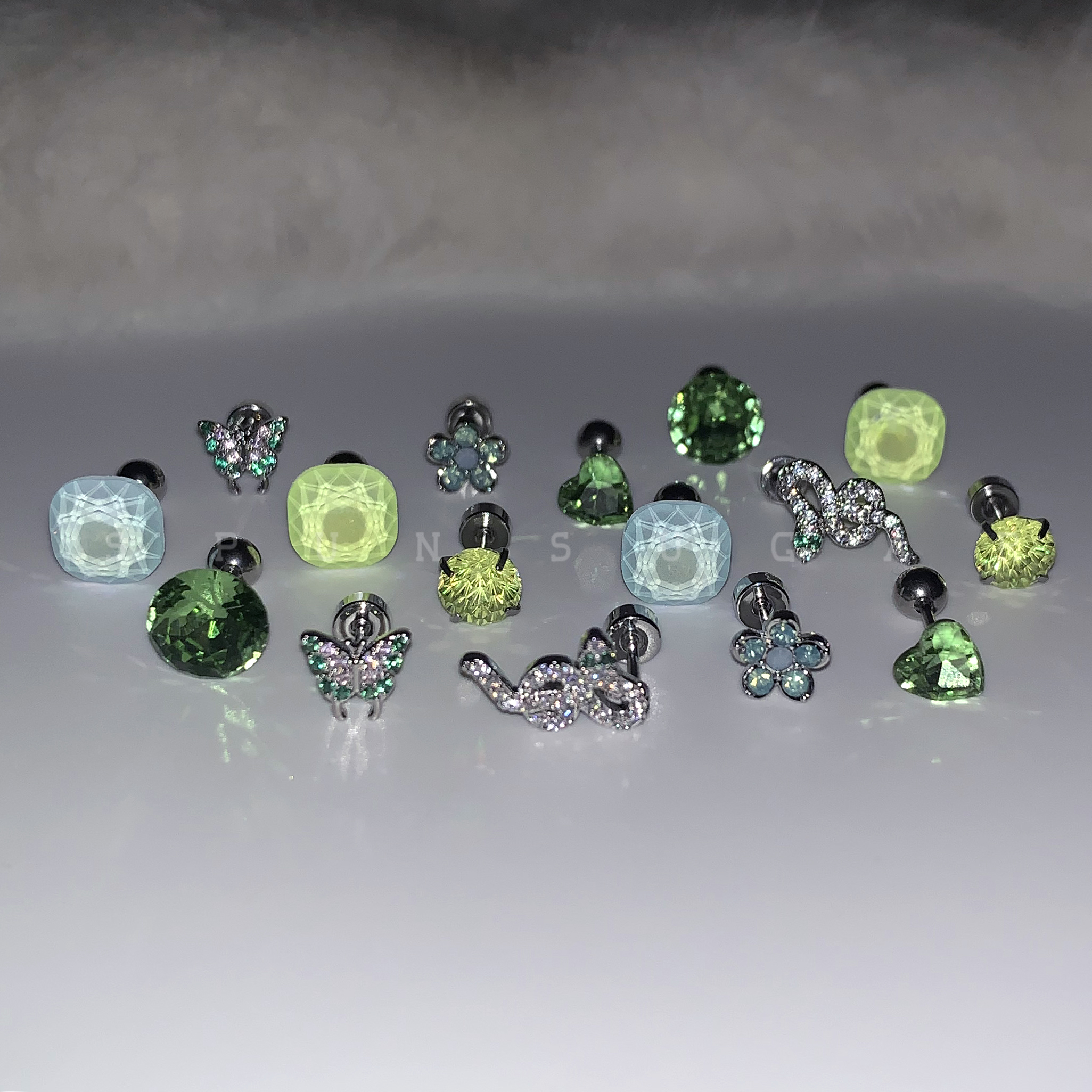 绿眼灵蛇形耳骨钉医用钛钢