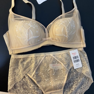 曼75B肤色中薄舒适有型无钢圈调整型三排扣20812134