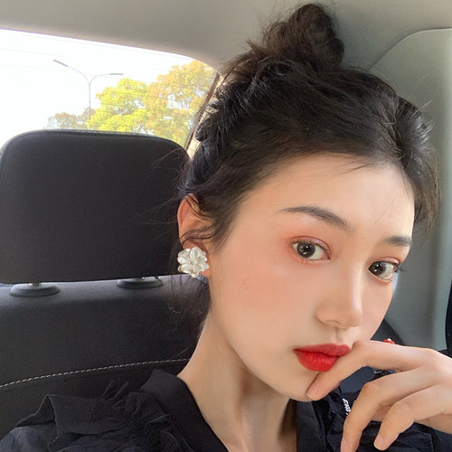 冷淡风山茶花气质耳夹女