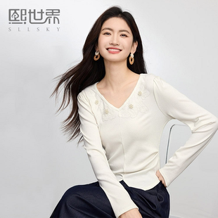 熙世界钉珠立体花朵V领T恤女长袖秋季新款设计感开叉正肩收腰上衣