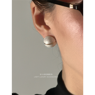 安小柏 气质优雅法式复古轻奢圆球白色耳钉女 高级感油画滴釉文艺
