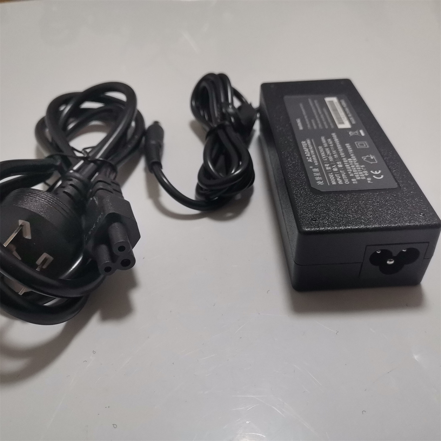 DELL/戴尔19.5V4.62A大口带针便携电源适配器线圆口旅行充电器90W