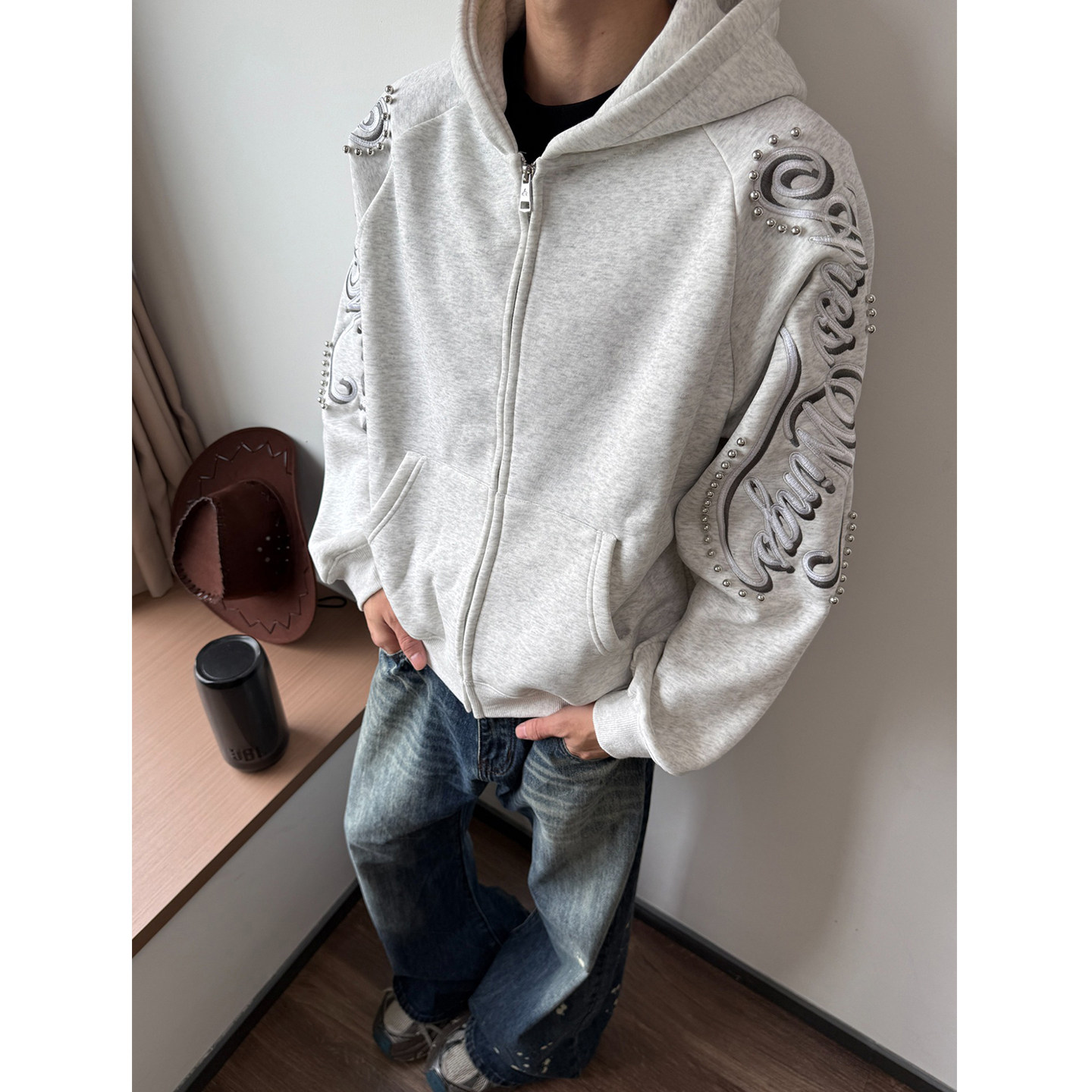 美式复古铆钉刺绣连帽卫衣男女秋冬线条分割宽松小众图腾开衫外套