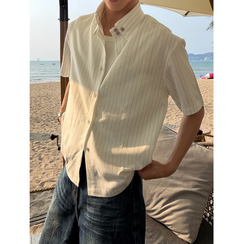 高智感度假风条纹短袖衬衫男生夏季薄款宽松休闲通勤翻领衬衣外套