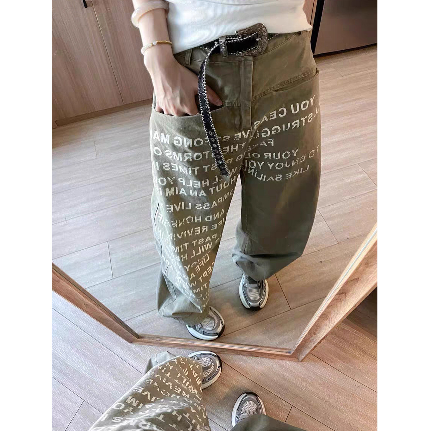 美式复古卡其色牛仔裤男女宽松直筒标语字母印花水洗解构休闲裤子