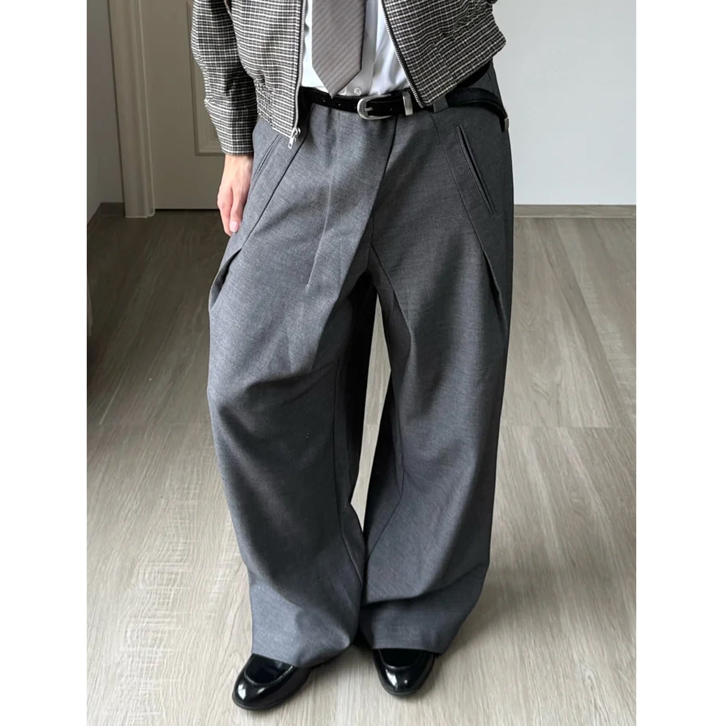 都市松弛感穿搭褶皱西裤男宽松直筒斜门襟美式老钱风高质感西装裤