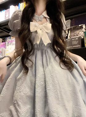 温柔风蓬蓬裙蓝色泡泡袖连衣裙