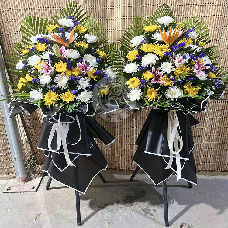 北京殡葬花1.7米参加追悼会八宝山下葬殡仪馆黄白菊去世灵堂悼念