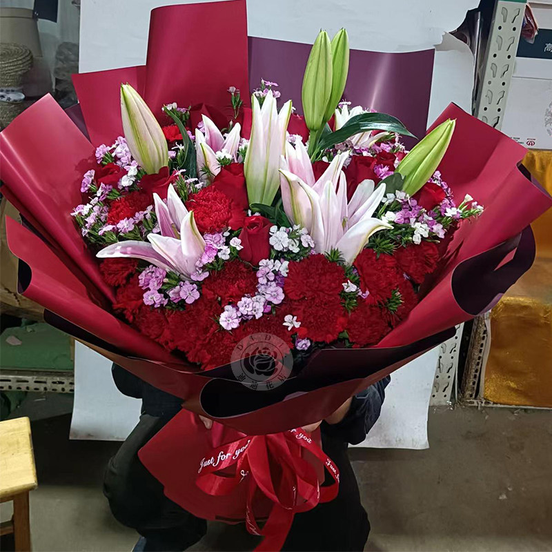 母亲节红玫瑰康乃馨百合混搭花束送女友妈妈北京同城鲜花速递