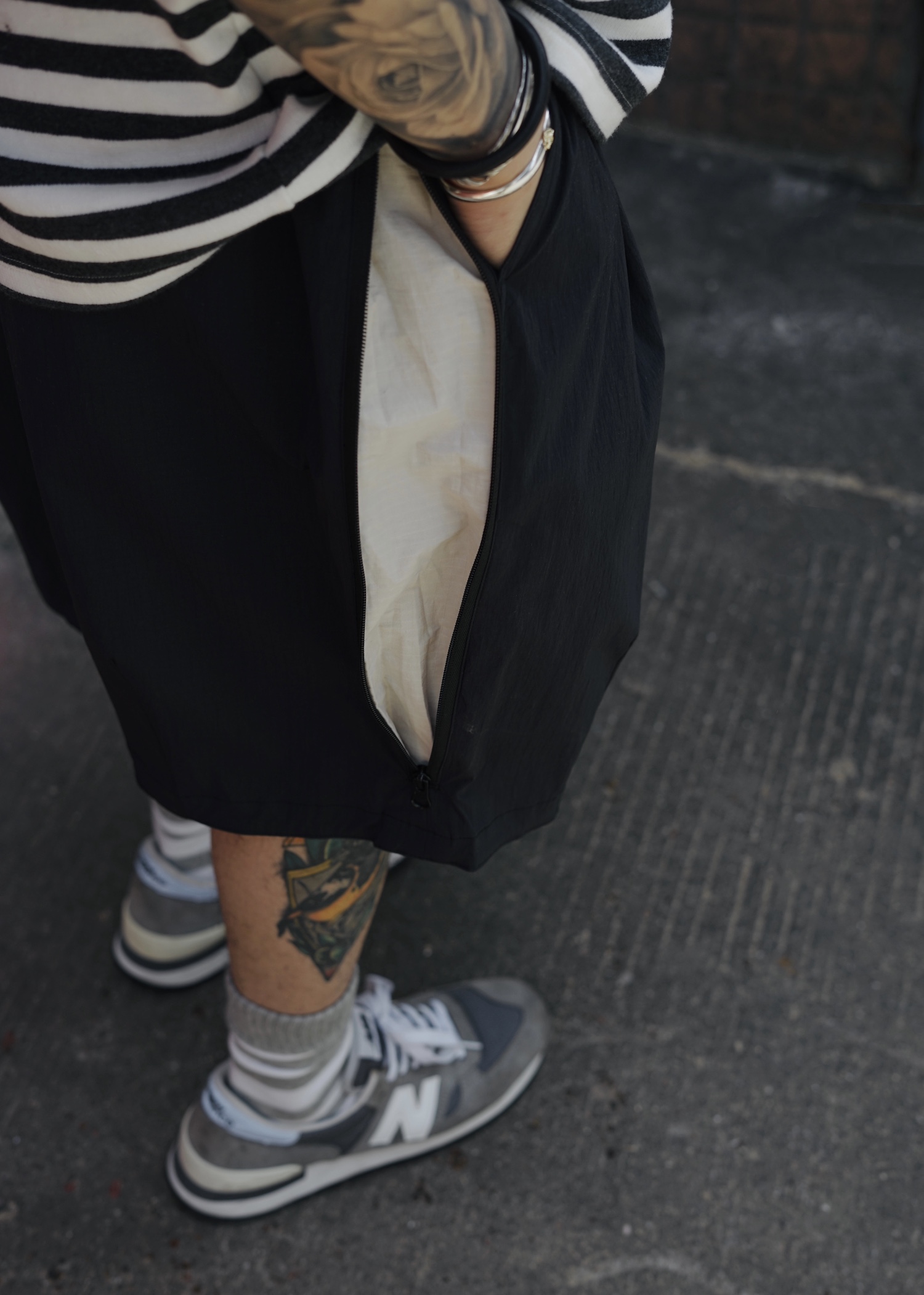 速干撞色机能廓形侧拉链灯笼短裤