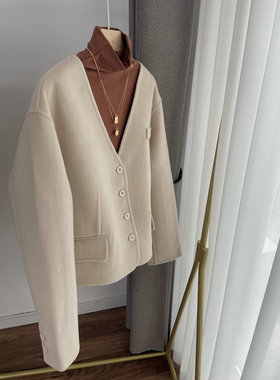 9125温柔米杏色V领西装外套 双面绒羊毛呢短大衣女2022冬