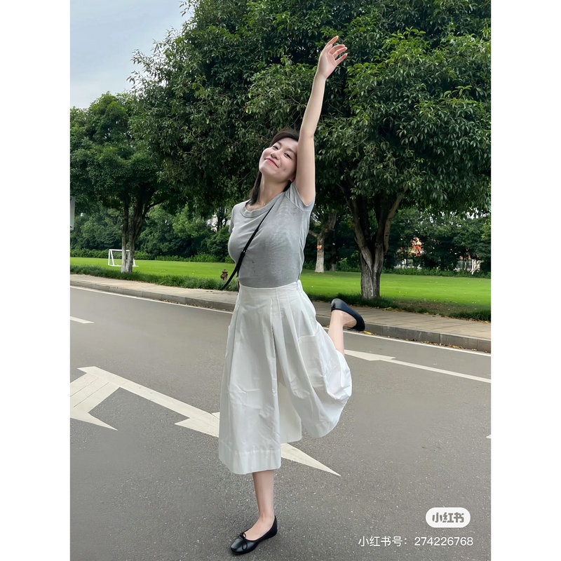 博主同款简单出街修身6608T恤加880319裙裤套装