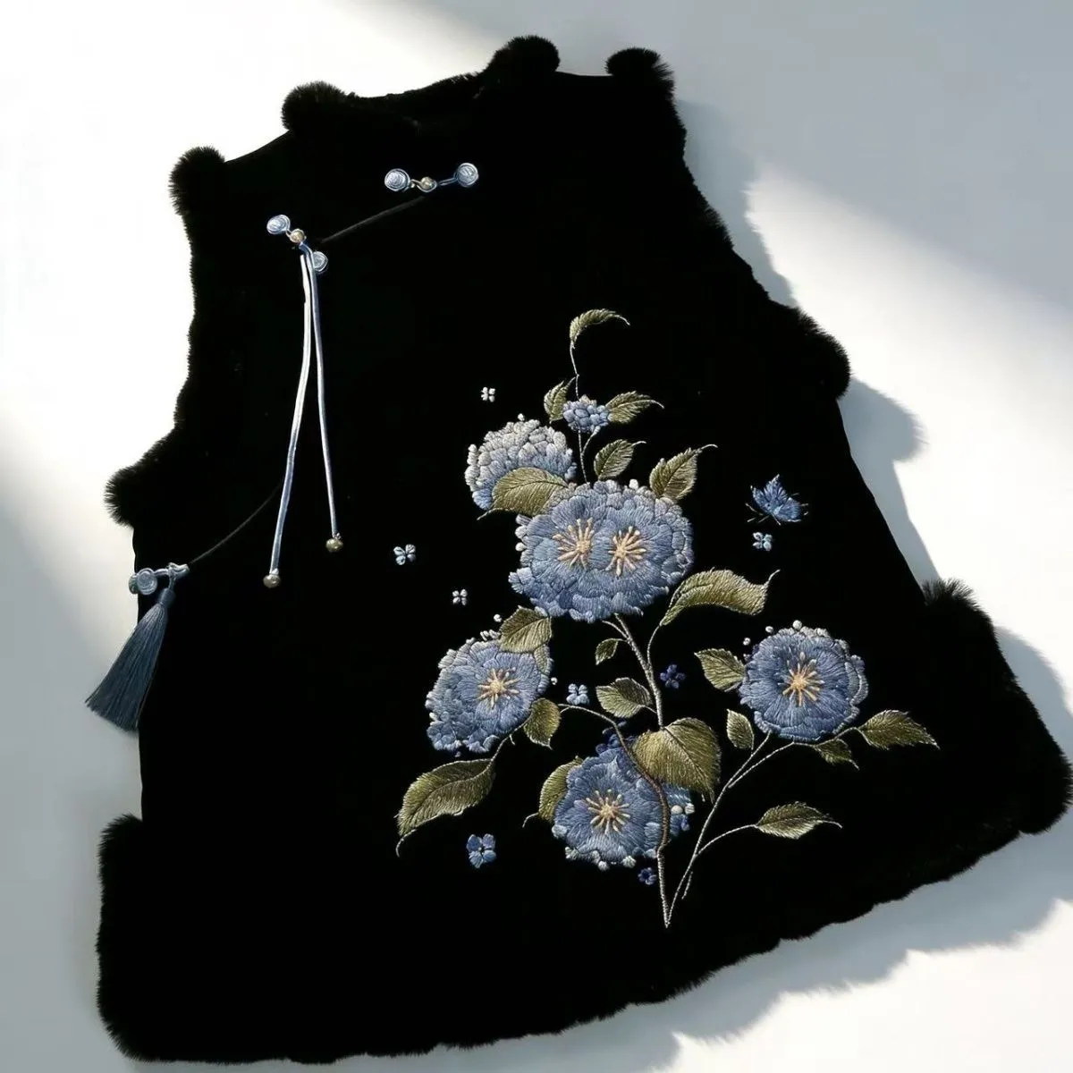 新中式马甲汉服女秋冬款加厚国风重工刺绣背心夹棉外套复古棉背心