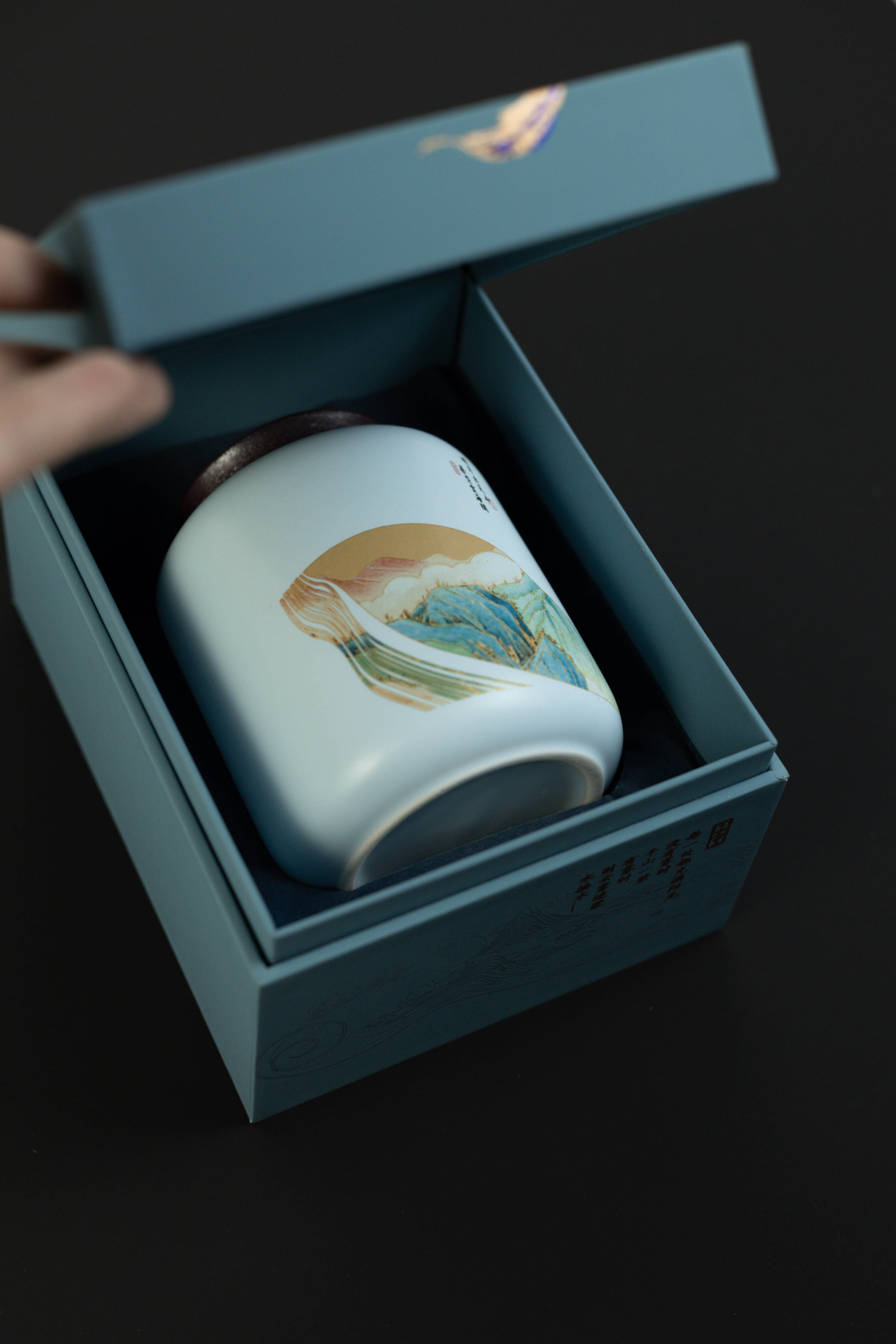 国昊牌大佛龙井正宗特 级明前绿茶精美礼盒装瓷罐精品春茶礼品75g