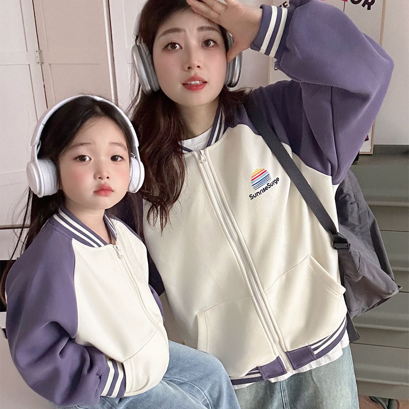 亲子装秋季一家三口2025新款炸街母子装全家福简约开衫亲子外套潮