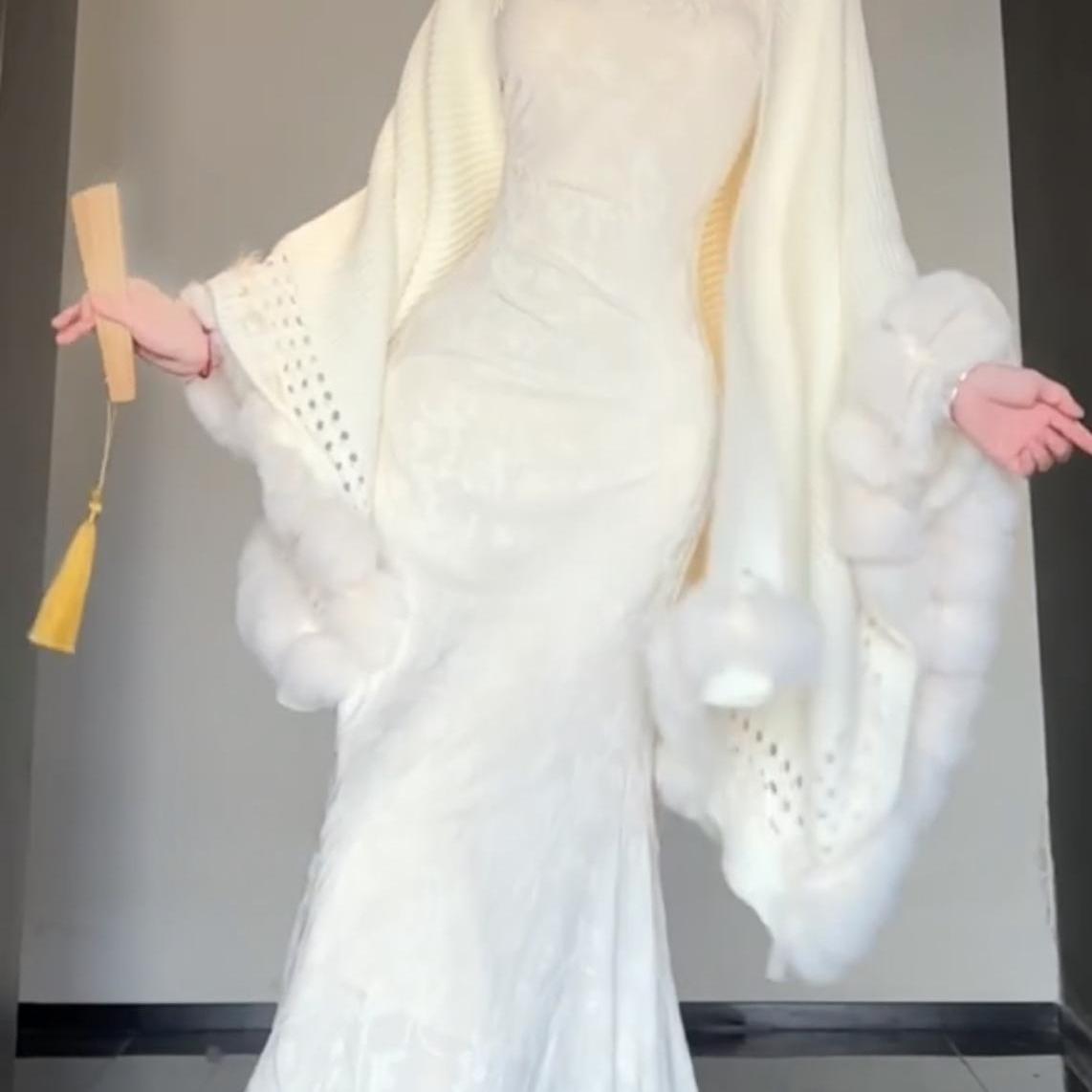 慵懒麻花针织环保毛毛球披肩外套秋冬2025新款斗篷披肩毛衣外套女