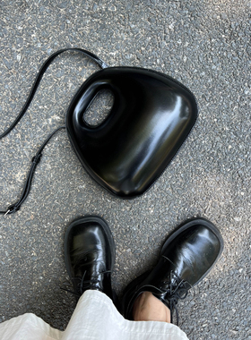 Luciferous 自留日本小众设计感立体手拿包包单肩斜挎鸡蛋包百搭