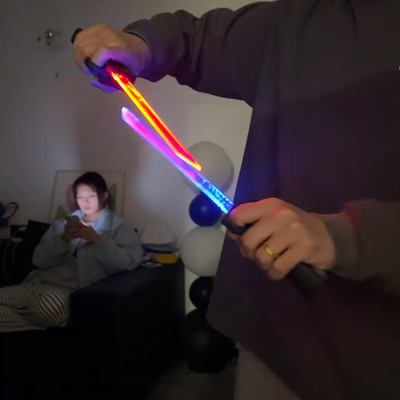 对插发光双刃光剑玩具发光对插刀新款男孩玩具伸缩刀剑死侍武士