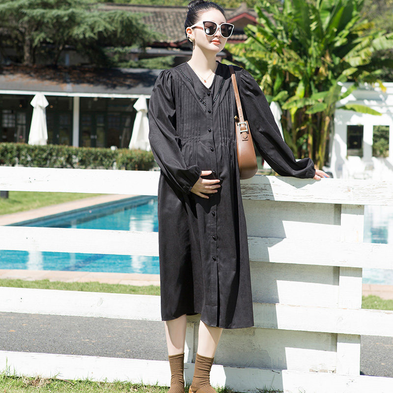 孕妇V领连衣裙法式气质过膝2026春秋新款宽松孕哺两用孕妇衬衫裙