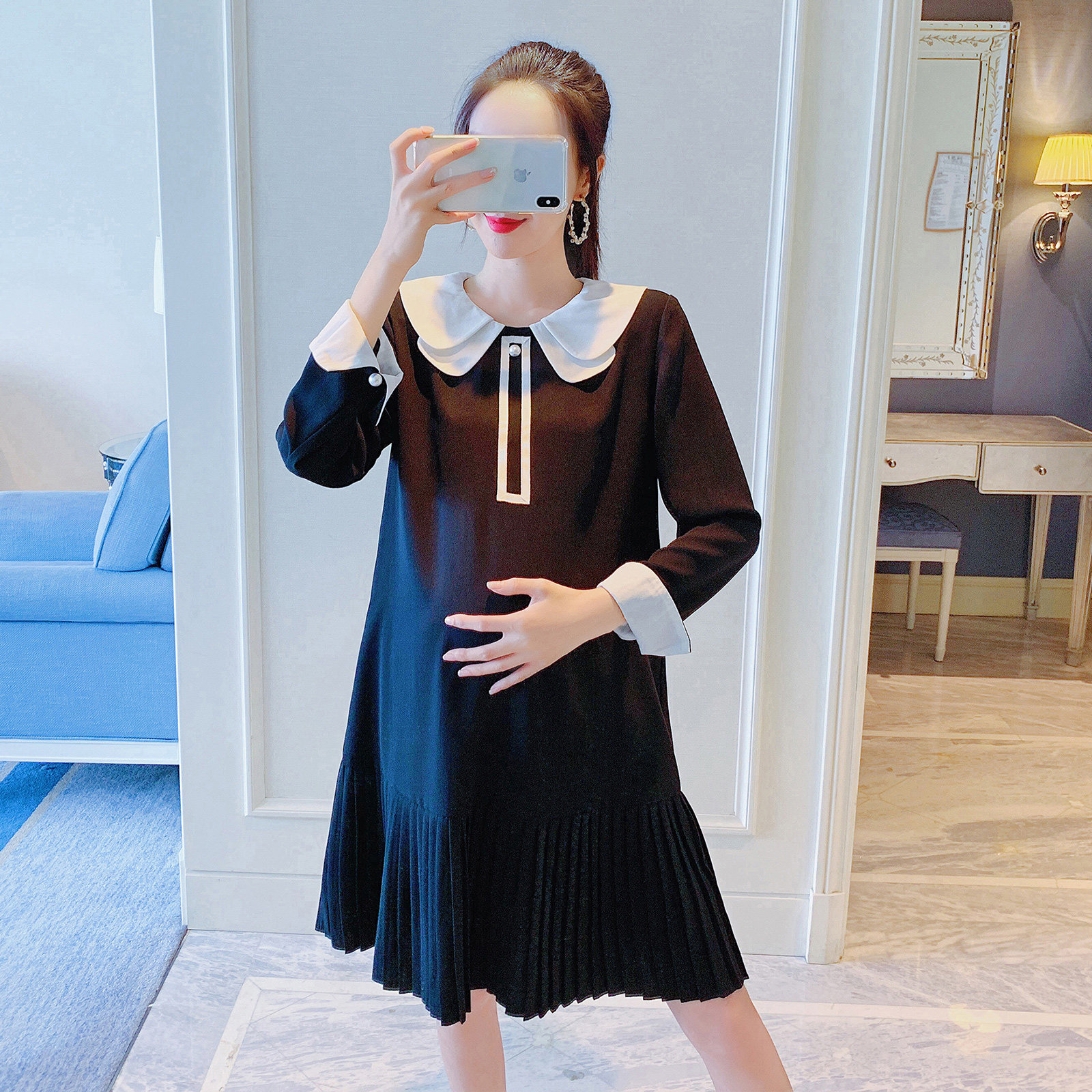 孕妇连衣裙2026春秋新款娃娃领雪纺气质拼色小黑裙减龄学院孕妇裙