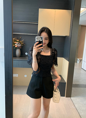 XINYI【里约画廊】夏季方领镂空蕾丝刺绣小衫女显瘦X625E05384