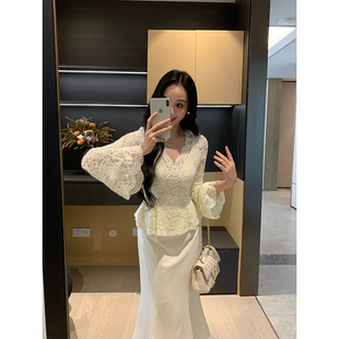 显瘦气质内搭打底衫 XINYI 女喇叭袖 浮雕蕾丝小衫 巴黎旧梦 秋季