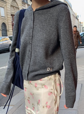 韩国代购官网女装 Dearest 可爱别致字母刺绣 羊毛混纺连帽开衫