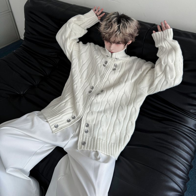 2025秋冬款立领纽花纽扣装饰男士针织开衫厚款毛衣慵懒设计感外套