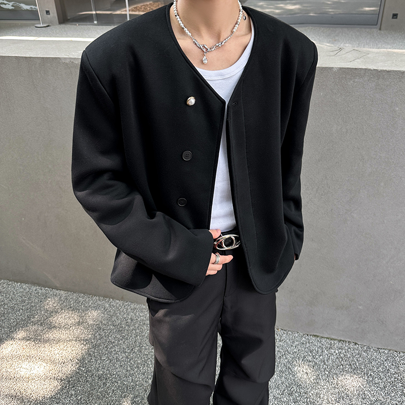 痞帅风男模穿搭小香风垫肩外套男春秋短款高级感无领正肩夹克西服