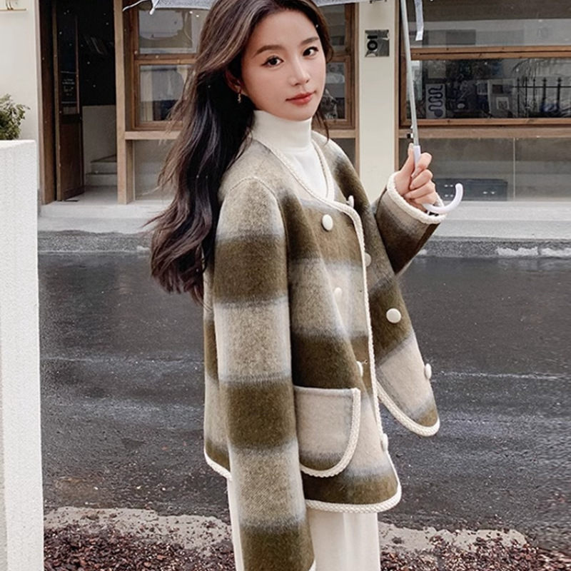 秋冬新款名媛小香风格子大衣女短款毛呢外套2025英伦风圆领双排扣