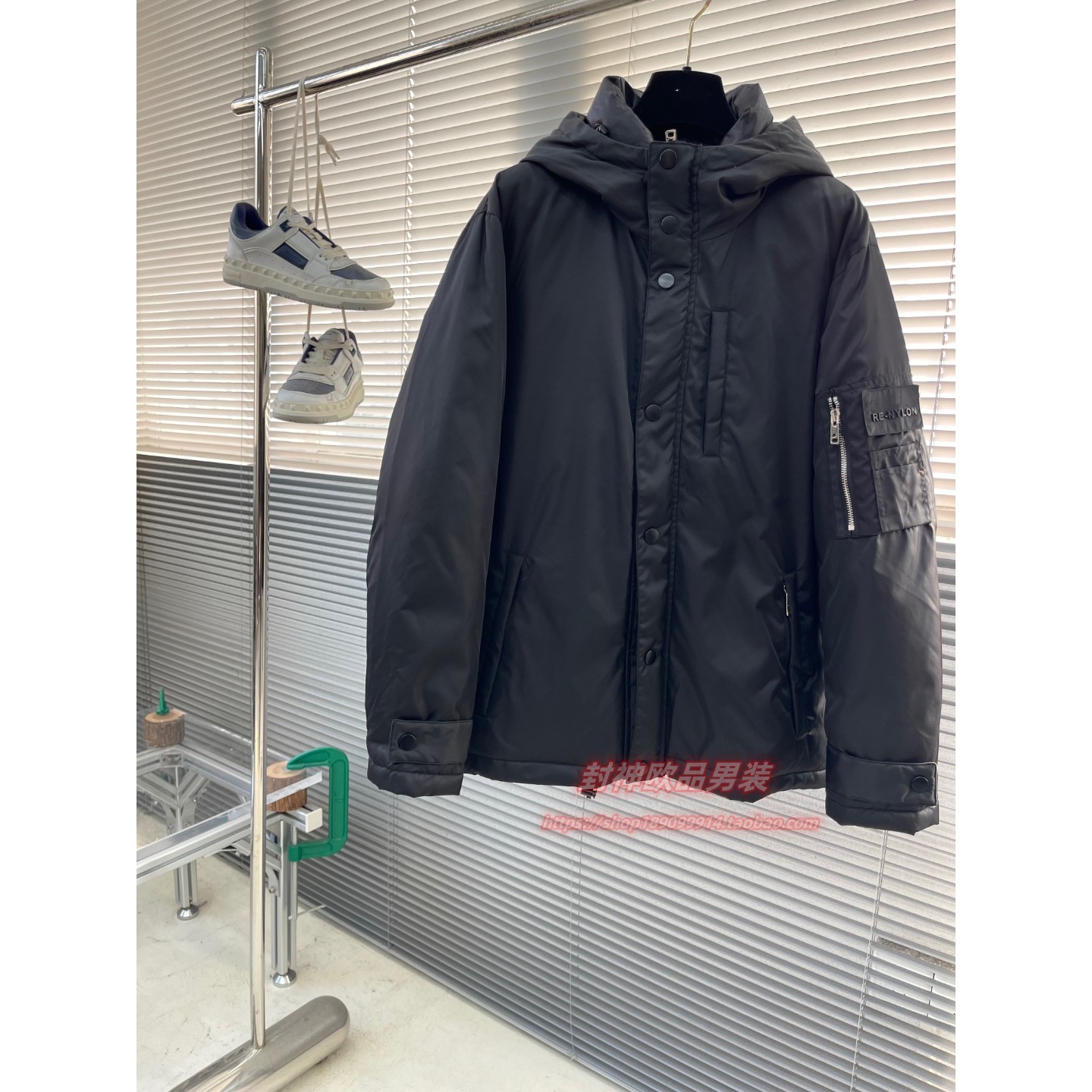 极简欧洲站户外连帽大码男拉链滑雪服防风羽绒服外套保暖时尚潮