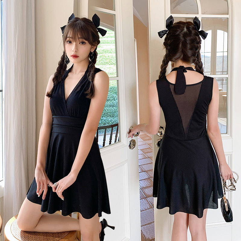 保守遮肚连体聚拢泳装