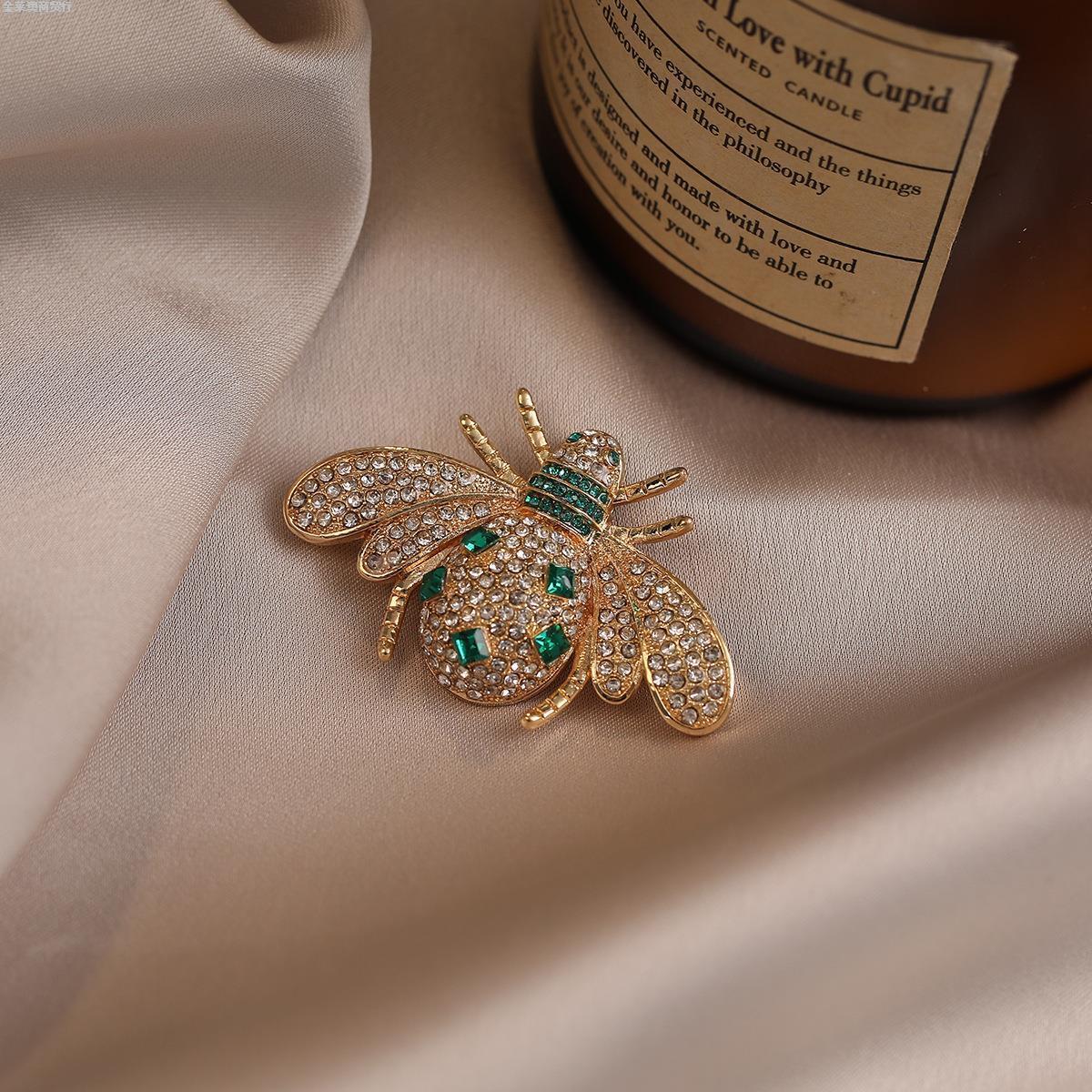 新款蜜蜂胸针高级感轻奢昆虫系列跨境高档女胸花大衣个性别针