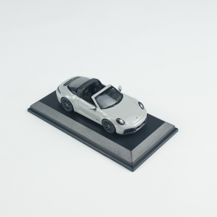 MINICHAMPS 1:64 保时捷 911 992.2 TARGA 4 GTS 浅灰 合金车模