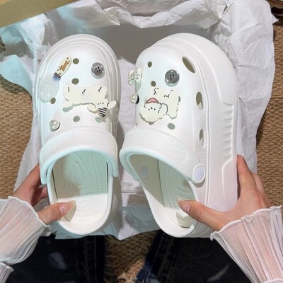 可爱软萌小狗洞洞鞋女外穿2025年夏季新款厚底一体防滑沙滩凉拖鞋
