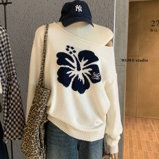 时尚 上衣 休闲花卉提花斜肩白色毛衣女秋冬宽松保暖套头兔绒针织衫