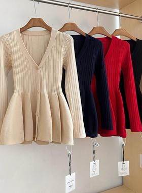 氛围感新年红色收腰V领连衣裙女冬长袖显瘦上衣气质花苞针织短裙